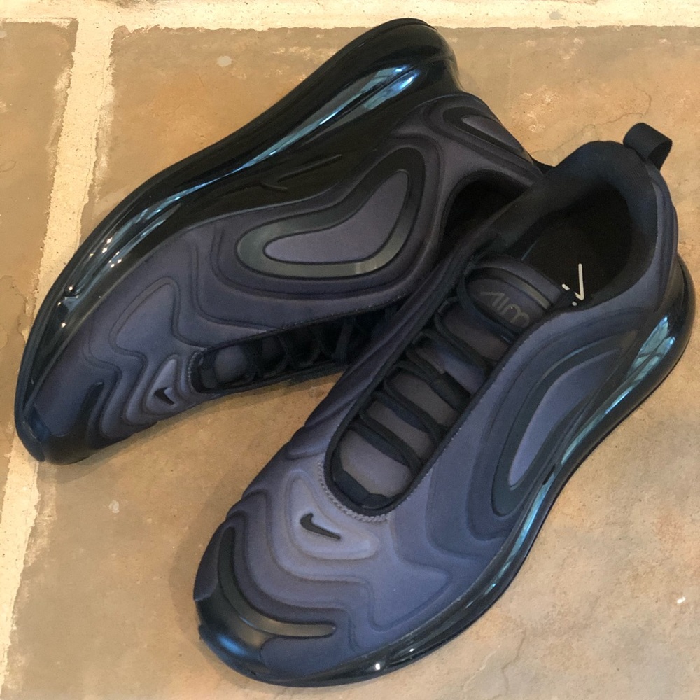 Nike Air Max 720 (NWT)